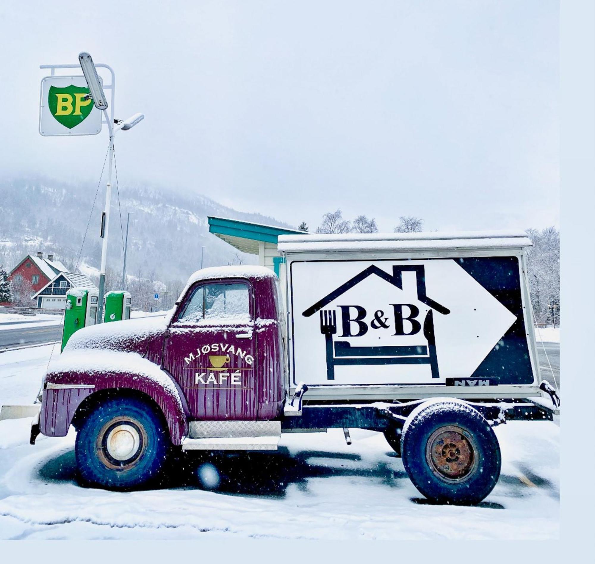 Mjosvang Kafe Vang I Valdres Buitenkant foto