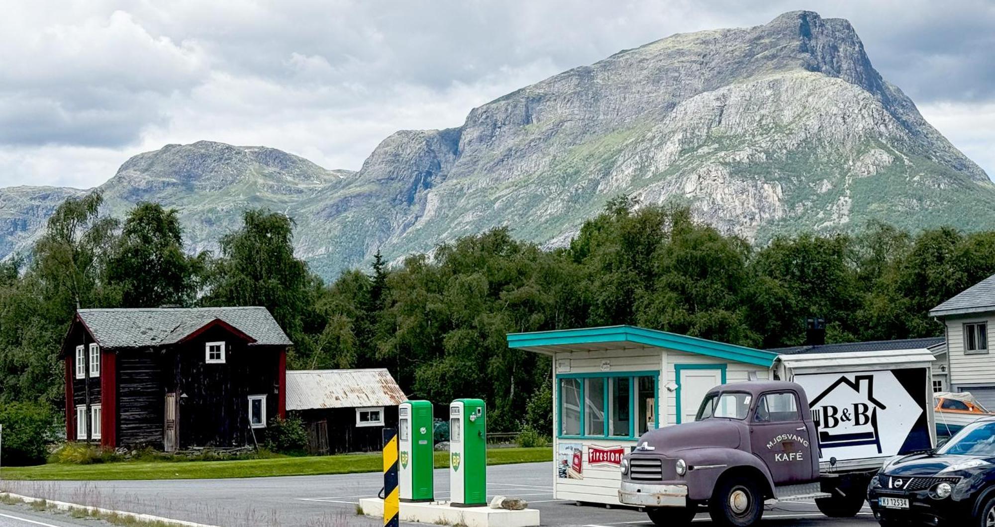 Mjosvang Kafe Vang I Valdres Buitenkant foto