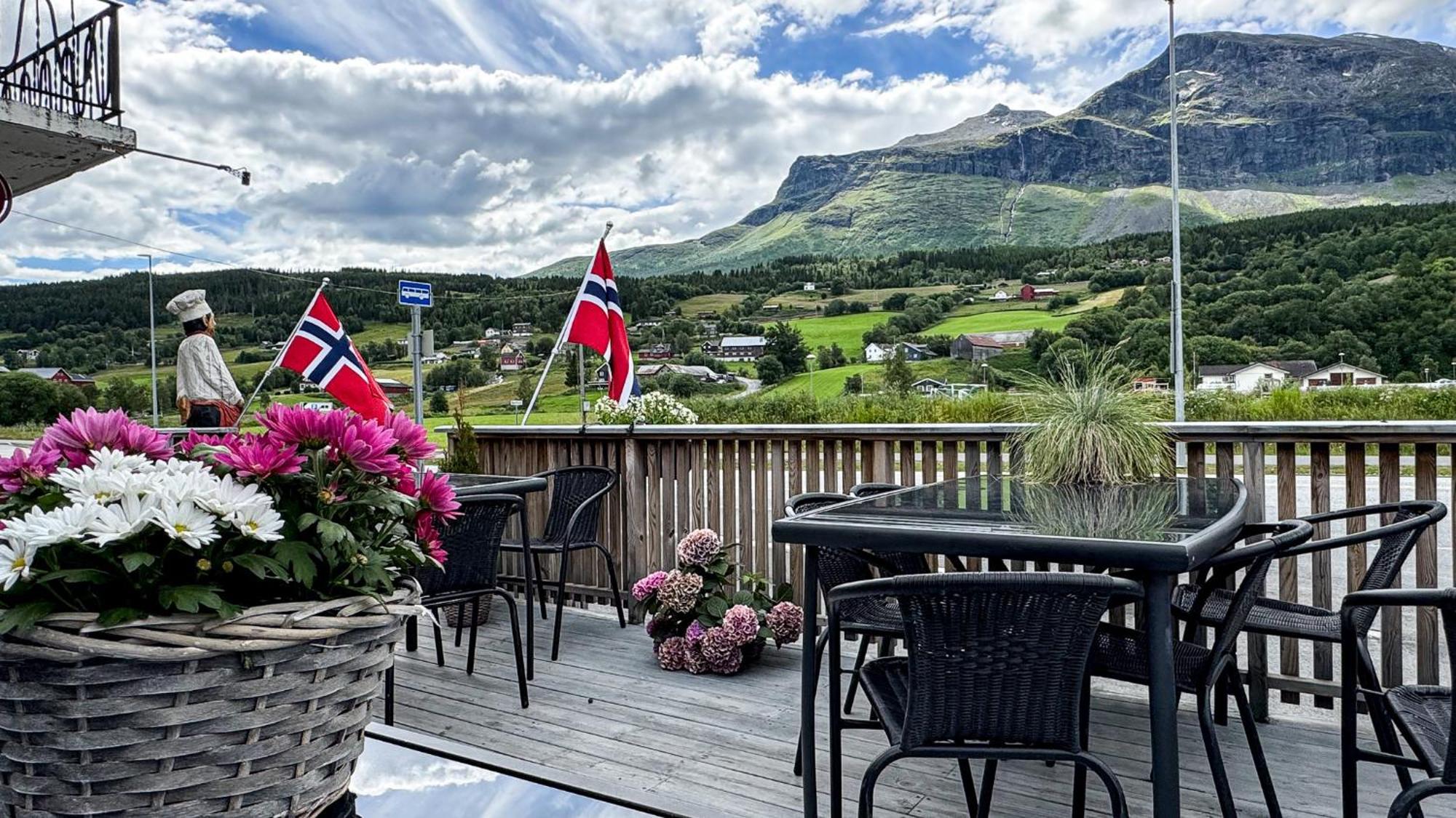 Mjosvang Kafe Vang I Valdres Buitenkant foto