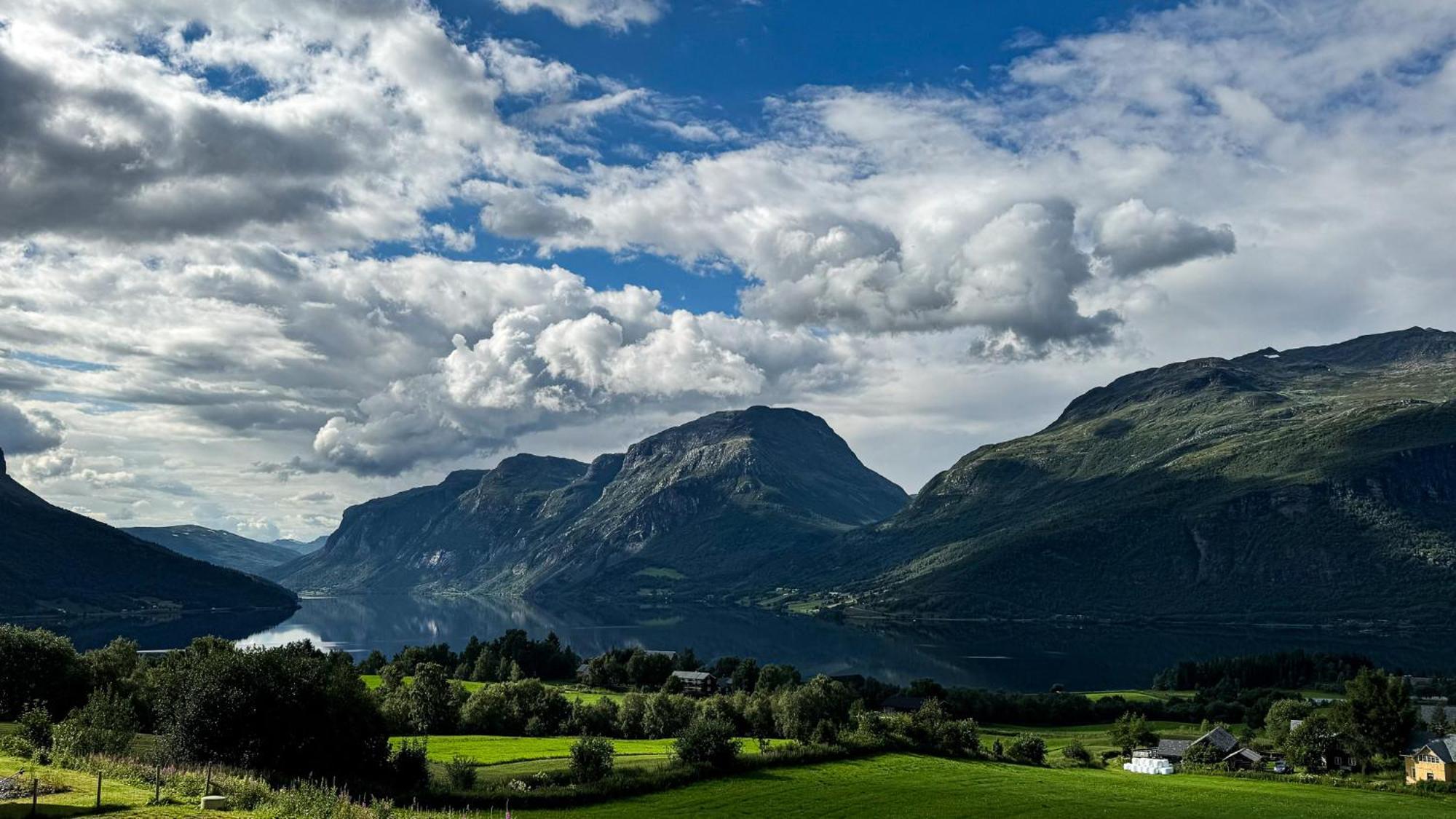 Mjosvang Kafe Vang I Valdres Buitenkant foto